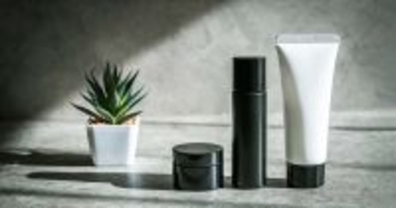 男性美容医師が実践するスキンケアルーティン──実際に使っている“おすすめ成分”とは