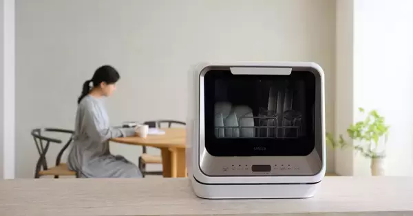 シロカ、1～3人向けの卓上型「食器洗い乾燥機 SS-M171」- タンク式と分岐水栓の2Wayタイプ