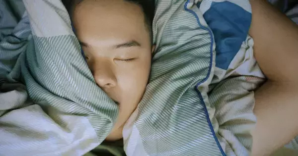 「ただの疲れ」と思っているのは要注意、いびきをかく人の7割に潜む病気のリスク