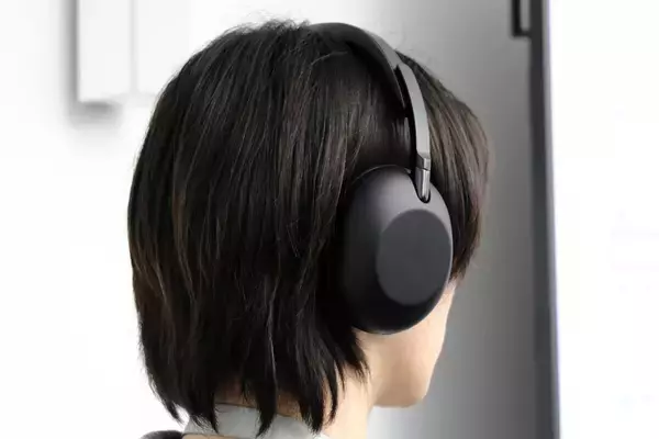 ソニー「1000X THE COLLEXION」発表。金属と合皮で上品さを演出、豊かな独自サウンドを聴いてきた