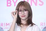 「MISAMO・MOMO、SANAにカバンの中身を明かされ照れ笑い「種類ごとに入れてます」」の画像1