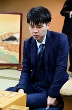 狙いすました自陣桂！　増田康宏八段が伊藤匠二冠に快勝でベスト４進出　第39期竜王戦決勝トーナメント