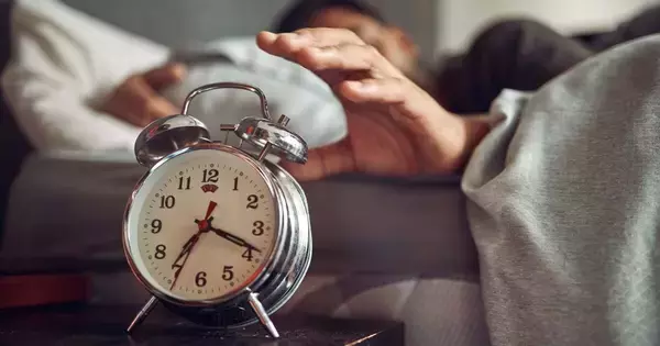 「寝不足くらい平気」は危険だった…研究でわかった“太りやすい睡眠時間”