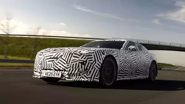 新生ジャガー初の市販車! ラグジュアリー4ドアGTの開発ストーリー公開