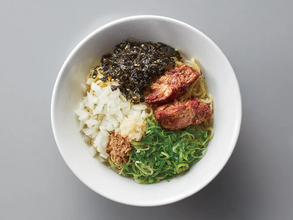 【丸源ラーメン】「熟成醤油 油そば」がグランドメニュー入り - 熟成醤油×甘み・旨みの強い油がもちもち麺に絡む一杯