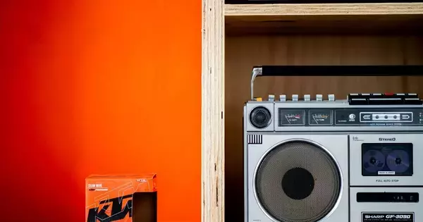 メイドインジャパンに熱視線、テープもCDも使わない時代に『ラジカセ』が高額買取される理由