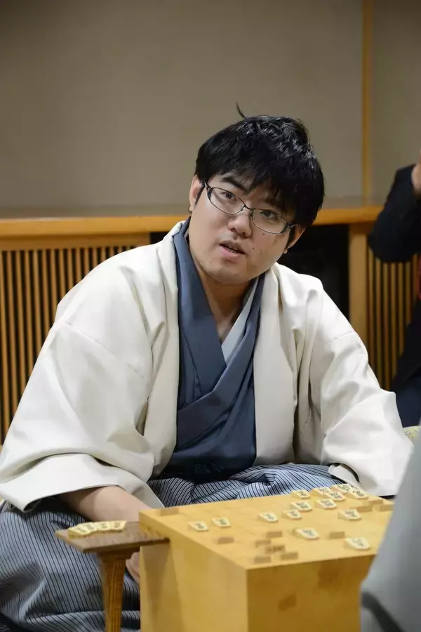 切り捨て御免！の快勝譜　糸谷八段が佐藤天九段との意表の相振り戦制し５勝目　第84期順位戦Ａ級６回戦