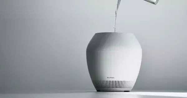 バルミューダ、加湿器「Rain」新モデル発表 - 水をそそぐと金魚が現れる演出も