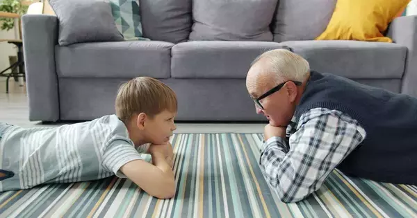 薄毛の原因、遺伝はどれくらい? 専門医が語る「意外と高い割合」と進行を遅らせる習慣