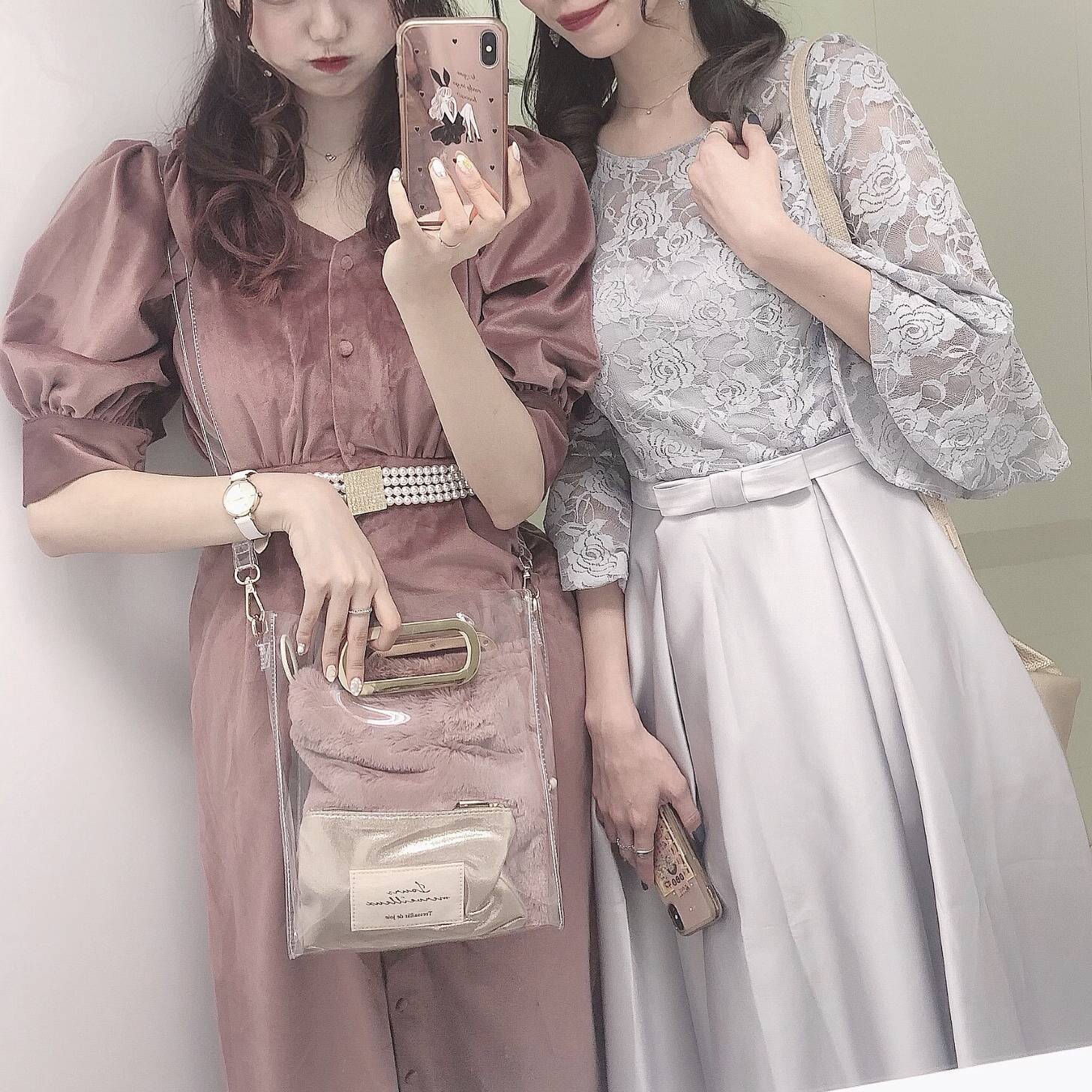 同窓会はとびきりお洒落にキメたい 心がときめくお呼ばれコーデ 年4月11日 エキサイトニュース