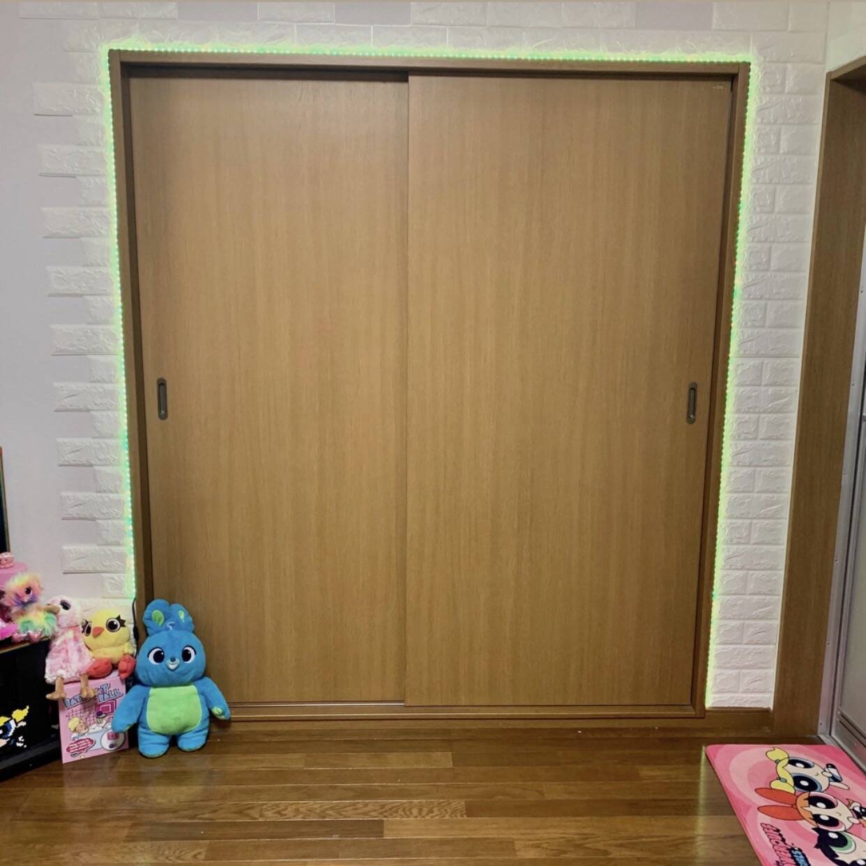 Ledテープの付け方紹介 お部屋に貼って おうち時間 の気分をあげよう 年4月21日 エキサイトニュース