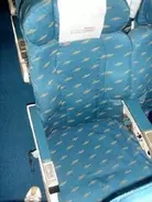 体の大きい人は2座席分のチケットが必要、というサイズポリシー