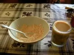 粉をふくんでスグに飲むお茶