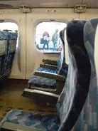 新幹線の座席、背もたれがやけに垂直なのですが