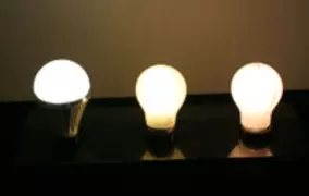 家庭用LED電球は18年使える耐久消費財!?