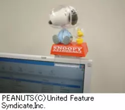 飛行機に乗ってたり、宇宙服を着てたり。スヌーピーのPCグッズ