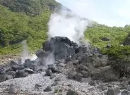 オナラ発生！　立つか、伏せるか、避難方法は？