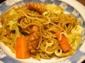 焼きそば3人前、なぜ「粉末ソース」なの？