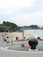 韓国の田舎の港町に“ドラゴンボール”があった