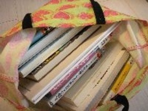 図書館で借りたい本が「数百人待ち」の状況について