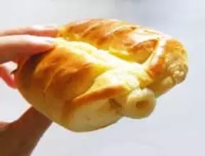 話題の「ちくわパン」を食べてみた