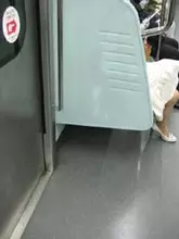 電車の中で居心地良いスタイルって？