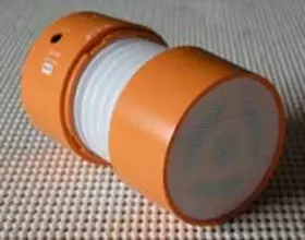 アコーディオンのように伸び～るスピーカー