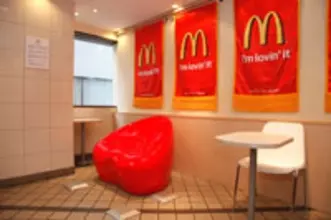 “力士専用席”は、一般客に大好評