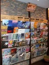 海外在住の日本人向けフリーペーパーを集めた図書館