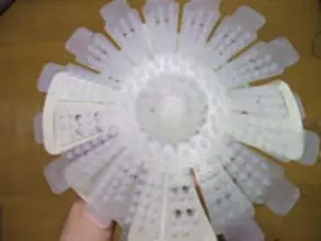 普通の帽子をヘルメットに変身させる