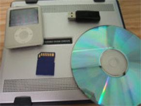 データ保存はどれが安全？ HDD、フラッシュメモリ、光ディスク