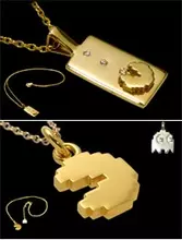 ダイヤモンドを食べる金のパックマン