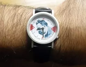 あの偉大な哲学者が腕時計に!?