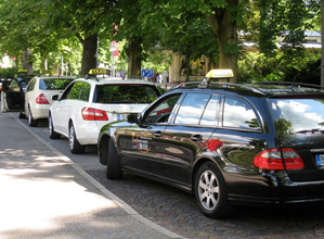 ドイツ最高齢の女性タクシー運転手が、自主引退
