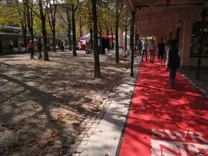 栗拾い、どんぐり拾いで、こづかい稼ぎ