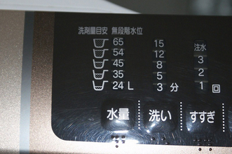 洗濯機の水量表示は、なぜ不規則なのか