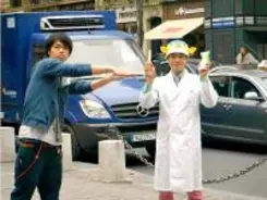 さかなクン（さん）がオススメする謎の魚肉ソーセージに迫る