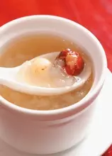 美肌効果バツグン!?　カエルの脂肪も使われる香港スイーツ