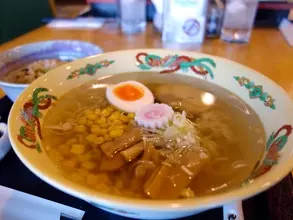 りんごラーメンにりんごカツカレー、りんごづくしのレストラン