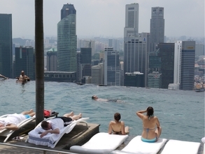 シンガポールで人気の観光スポット「マリーナ・ベイ・サンズ」の無料15分間ツアーの全容