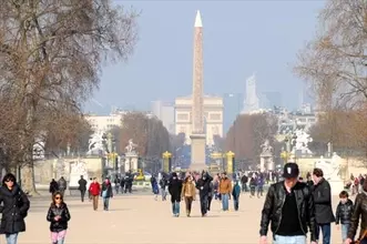 バカンス大好きフランス人は日本人以上に働く国民だった!?