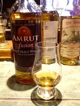 世界で有数のウイスキー消費国インドのウイスキーを飲んでみた