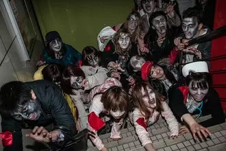 今年のハロウィンは「ゾンビ」になりきって大暴れ!!