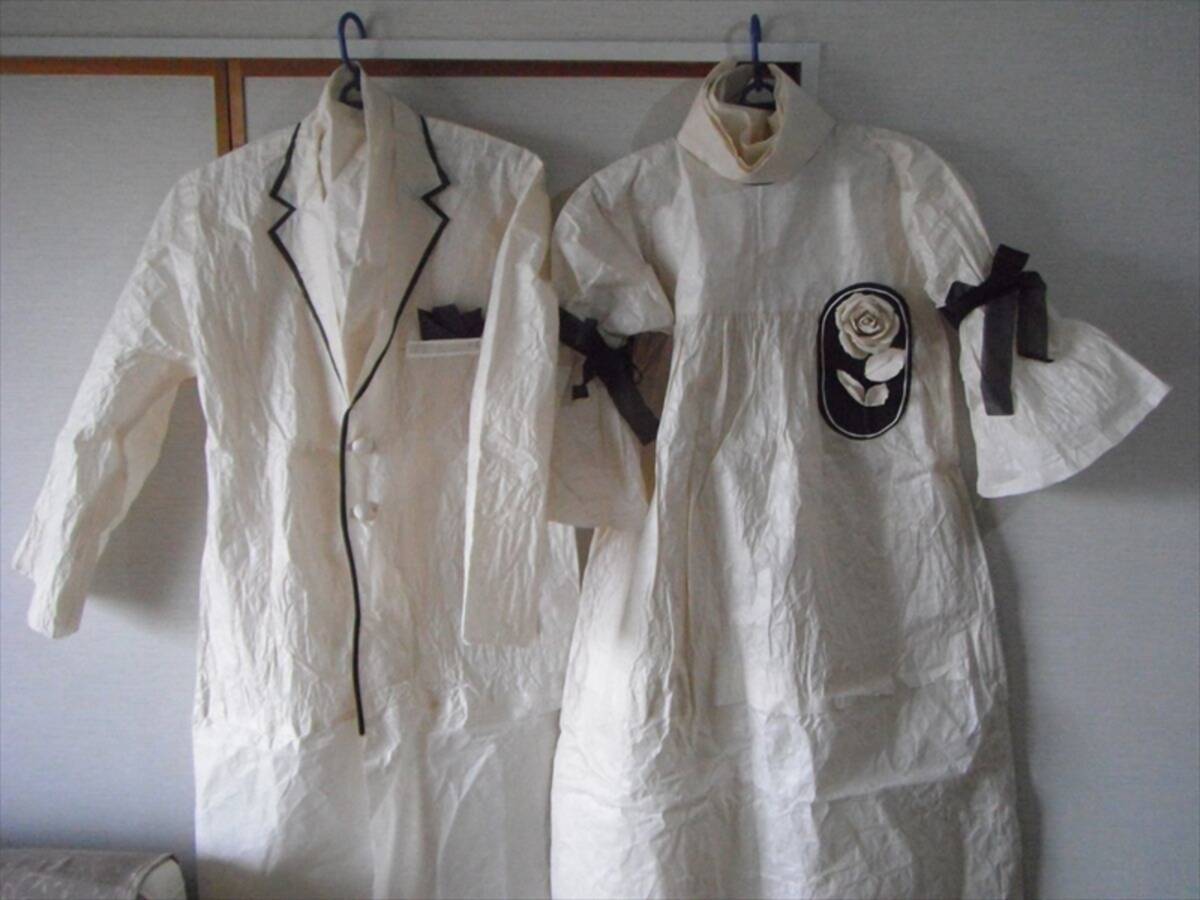 天国で式を挙げたい 和紙で作るタキシードとドレスを 白装束に エキサイトニュース