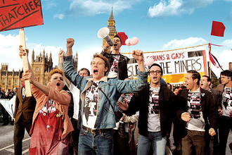 ゲイ＆レズビアングループが起こした感動の実話を描く「パレードへようこそ」 その魅力は？