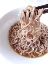「キリンラーメン」の新作！ 一杯で満足できる即席「わんこそば」