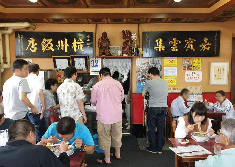 戦前から背脂ラーメンは存在した！ 新潟県の「杭州飯店」で脂ドカ盛の中華そばを食べてきた