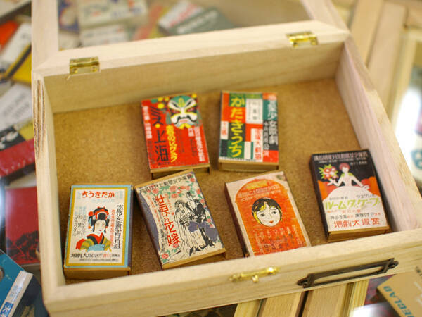 宝塚歌劇のマッチも展示！昭和レトロなラベルデザインに心魅かれる「マッチの博物館」