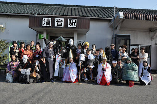 金田一耕助コスプレの集団が練り歩くイベントが超濃厚