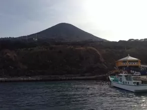 人口約300人の東京都利島村を歩く